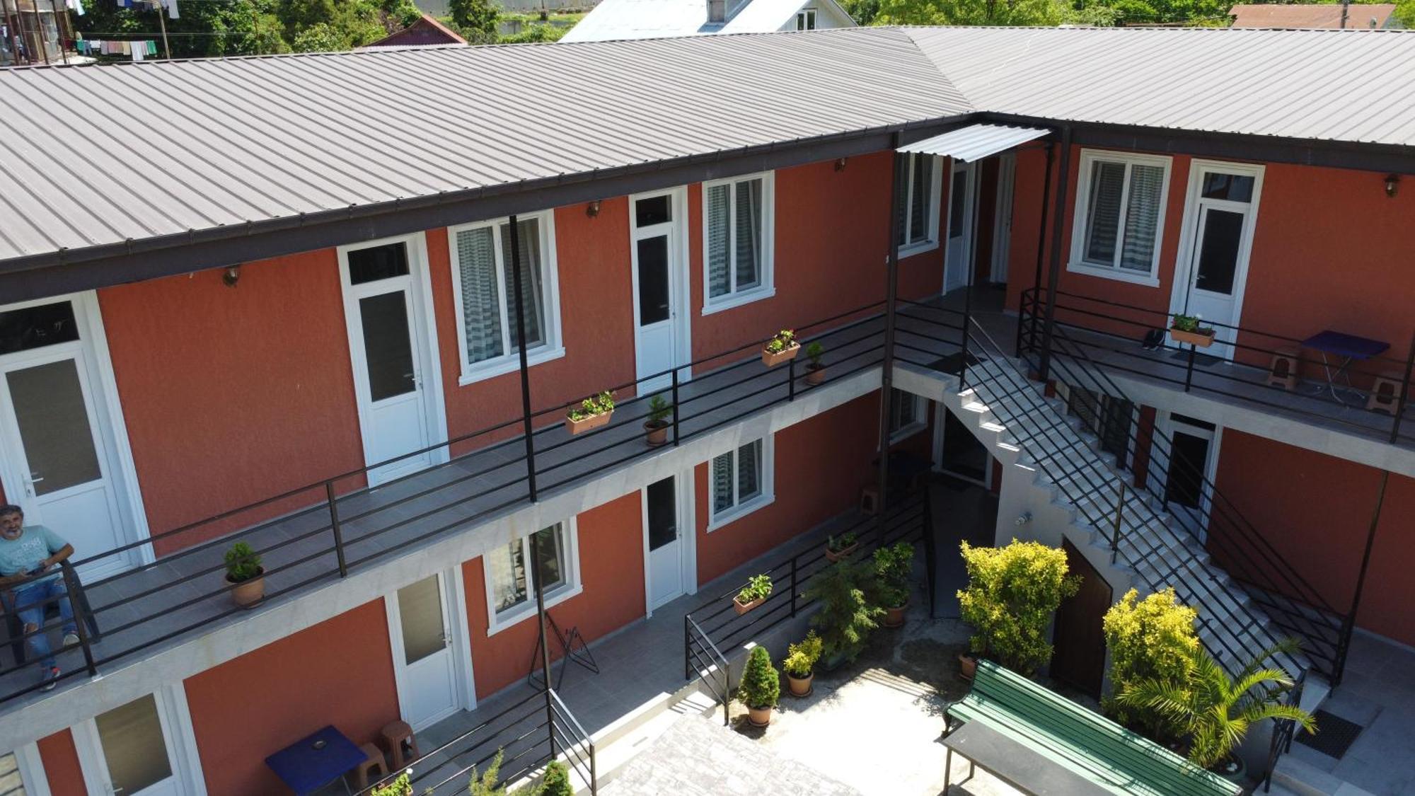 Pavillion Guest House Batumi Exterior foto