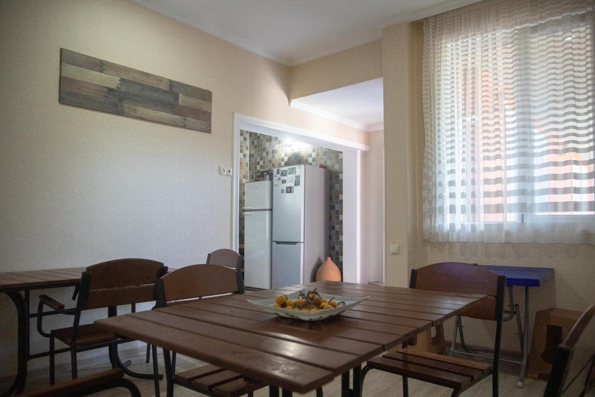 Pavillion Guest House Batumi Exterior foto