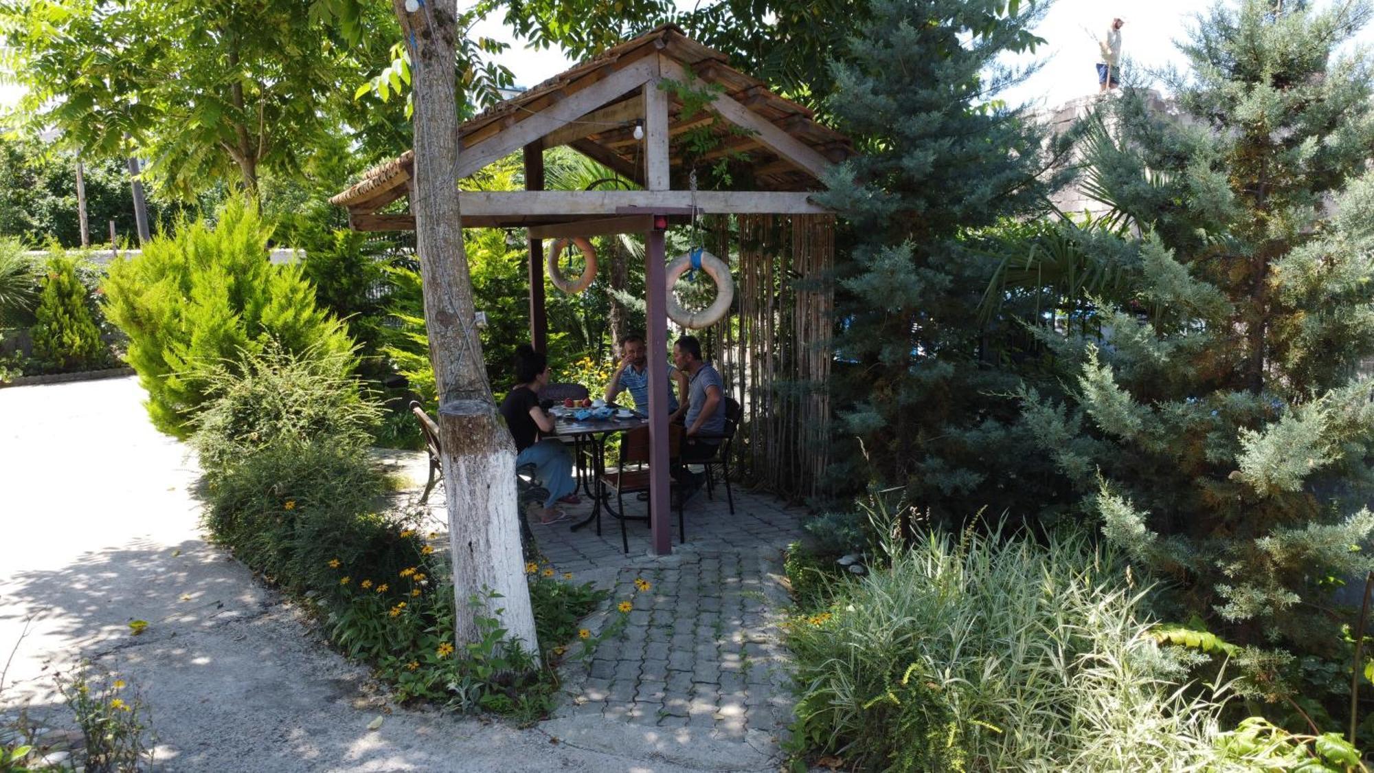 Pavillion Guest House Batumi Exterior foto