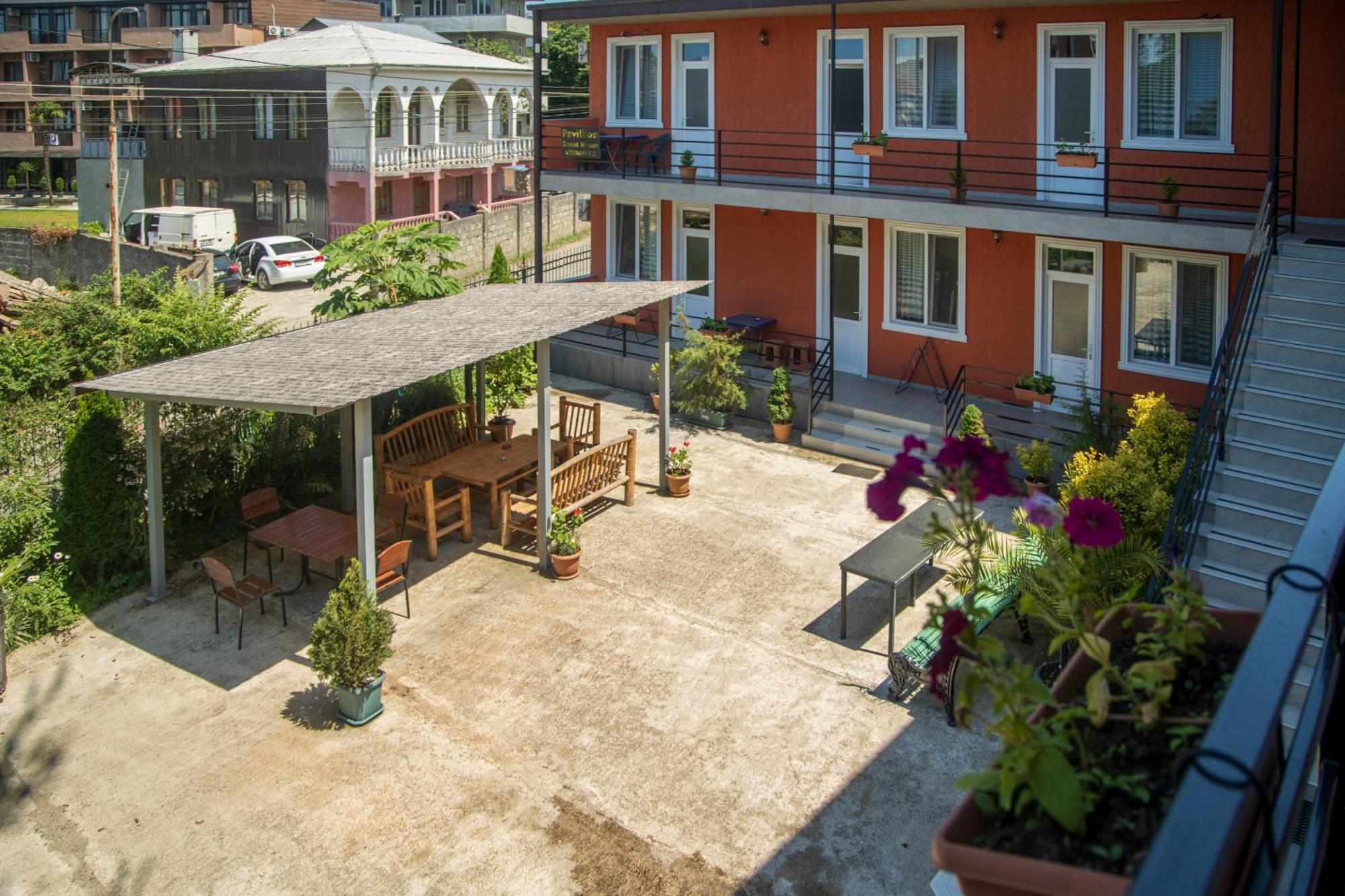 Pavillion Guest House Batumi Exterior foto