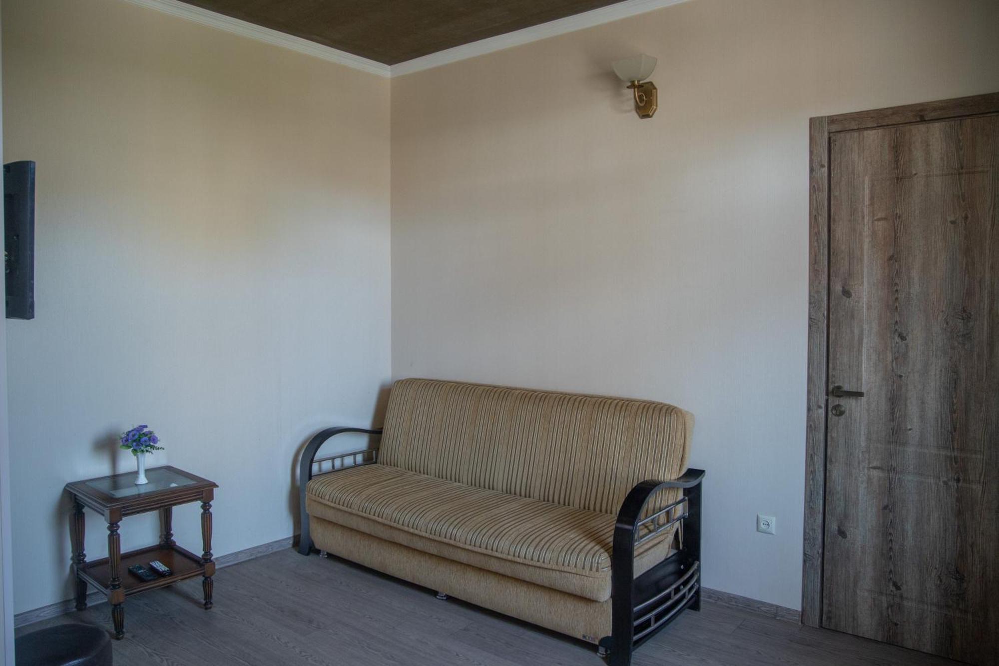 Pavillion Guest House Batumi Exterior foto