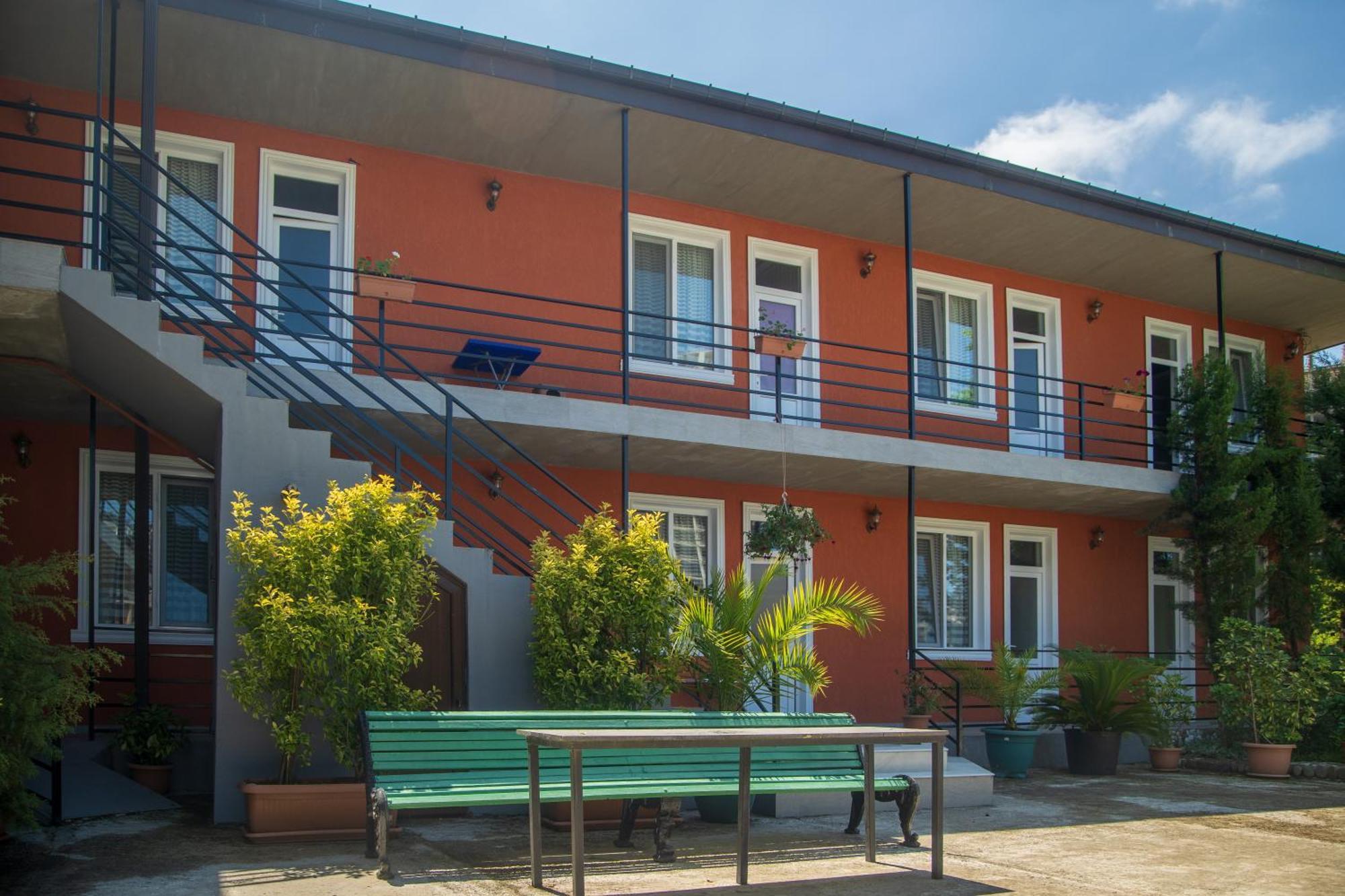 Pavillion Guest House Batumi Exterior foto