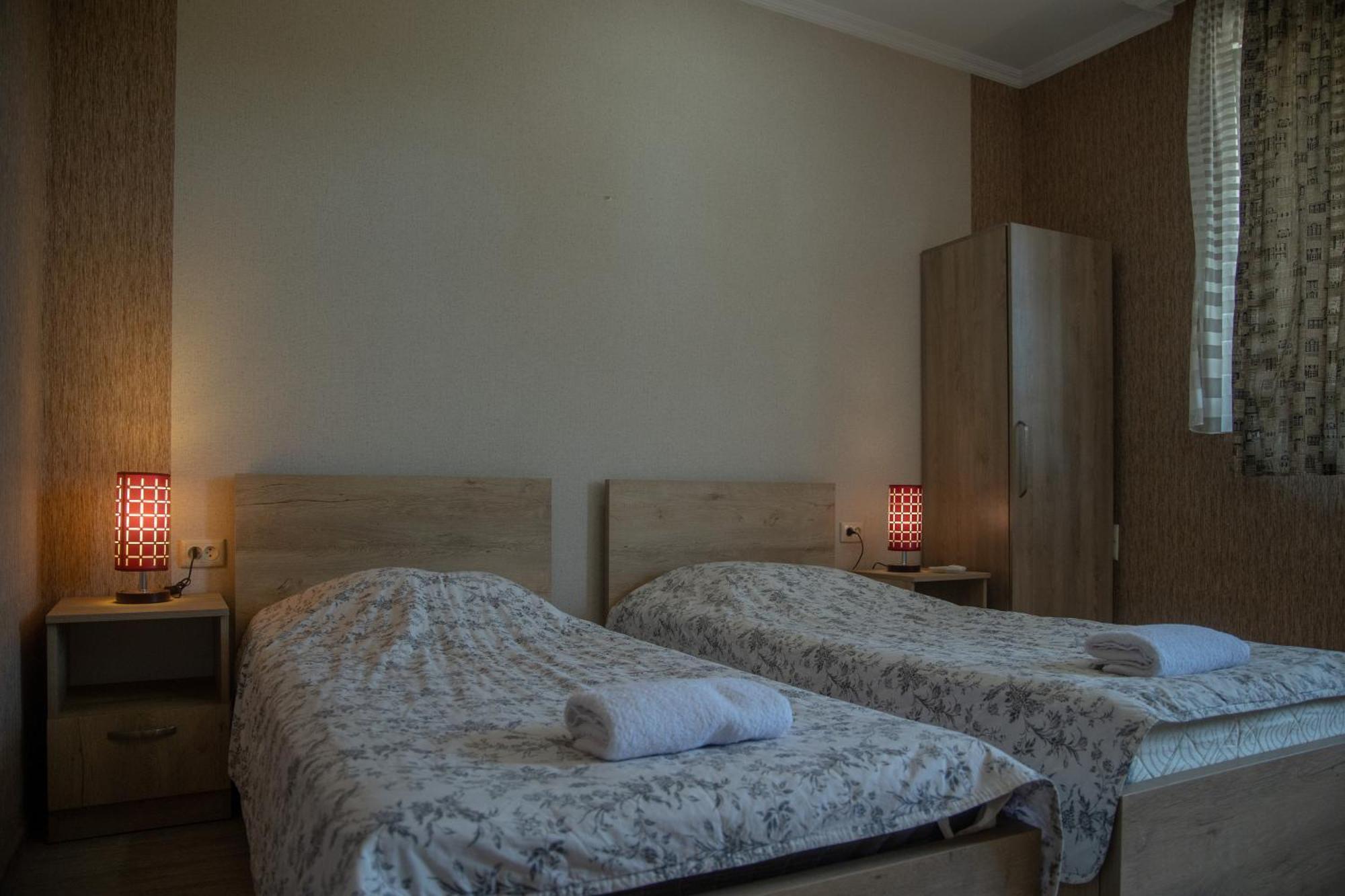 Pavillion Guest House Batumi Exterior foto